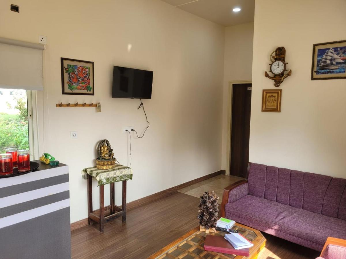 Corbett Veda Inn Рамнагар Екстериор снимка