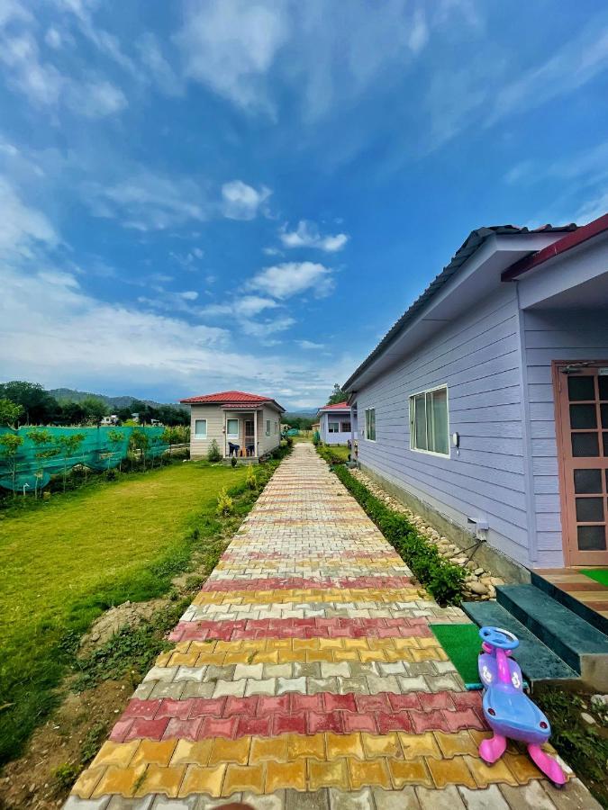 Corbett Veda Inn Рамнагар Екстериор снимка